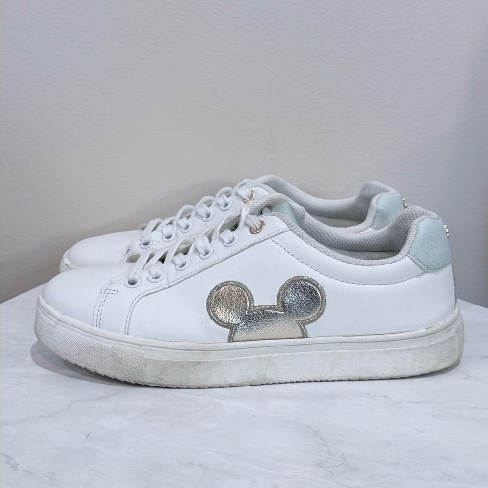 🔥Disney Women’s White Sneakers with Gold Accent – Classic Casual Size 7 EUC🔥